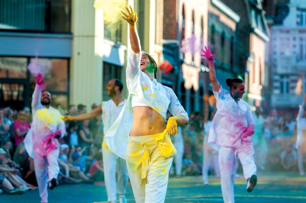Z ARTS UP BETHUNE FESTIVAL EUROPEEN DES ARTS DE RUE, LE 18 MAI 2014.
PHOTO LA VOIX DU NORD /PASCAL BONNIERE