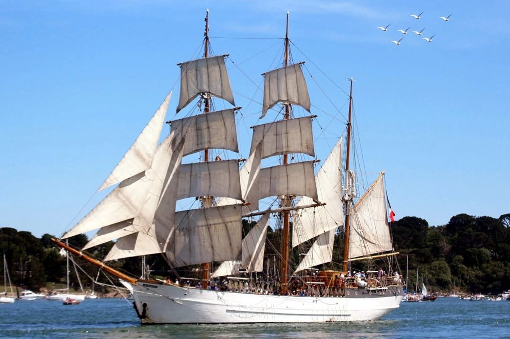 Arrivée du troismâts Le Français Débord de Loire